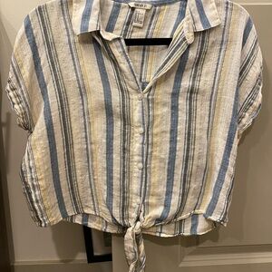 Forever 21 White and Blue Crop Tie Front Button Down Shirt